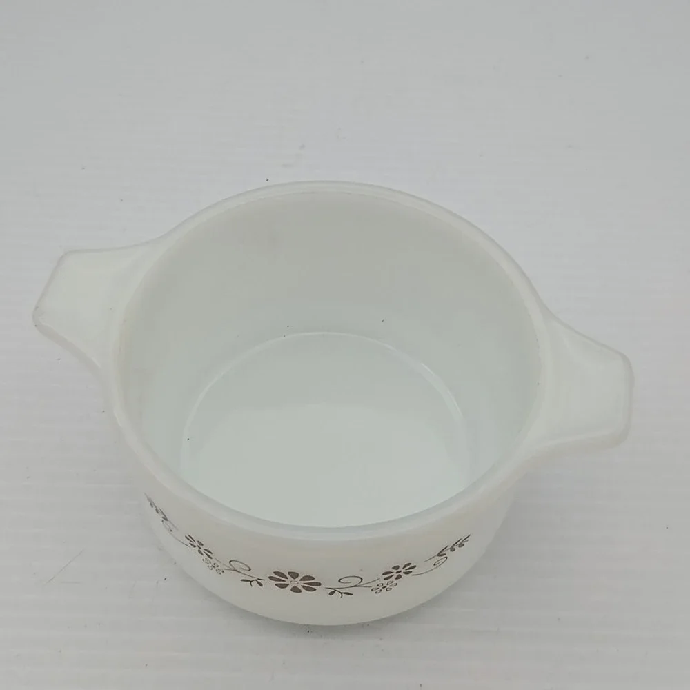 Vtg Pyr-o-rey Dynaware White Milk Glass Small Casserole‎ Dish Brown Daisy 4.5